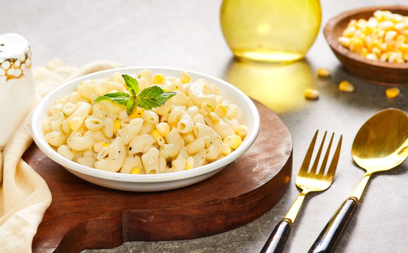 Loaded Mac and Cheese Hot Chicken Bowl